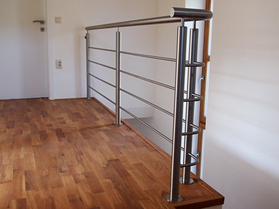 Nerezové zábradlí na galerii