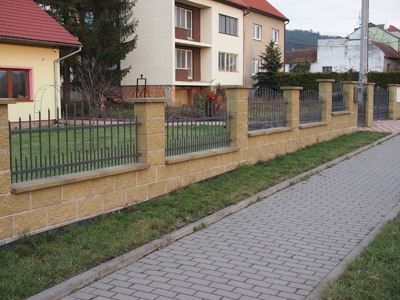 Kovaný plot hladký do oblouku