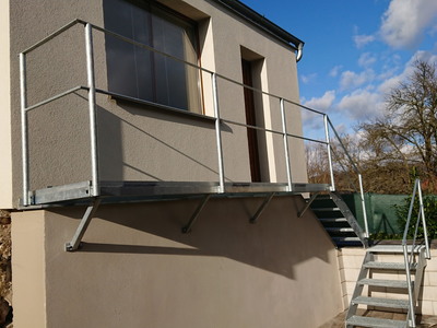 Zábradlí s přípravou na dřevěné madlo