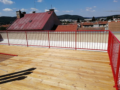 Zábradlí na obytné střeše