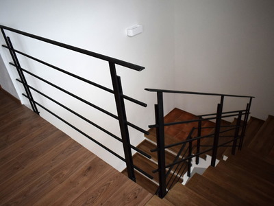 Zábradlí na schodišti