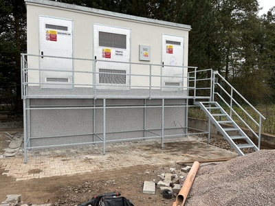 pozinkovaná servisní rampa k trafostanici