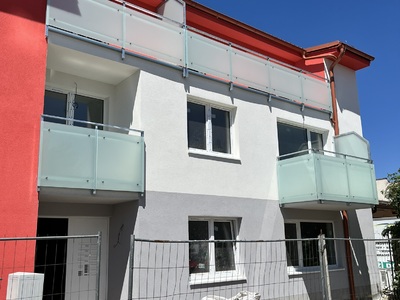 Pozinkované zábradlí se skleněnou výplní