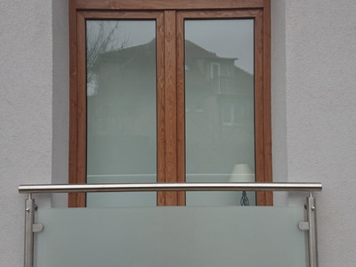 Nerezové zábradlí s bezpečnostním sklem