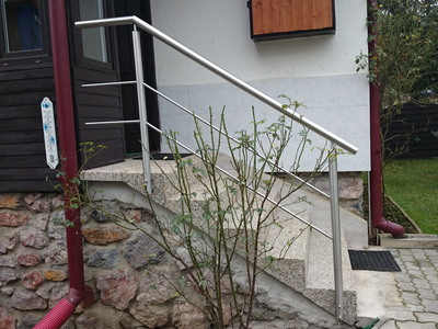 Nerezové zábradlí na vstupním schodišti