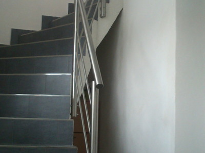 Nerezové zábradlí na schodišti